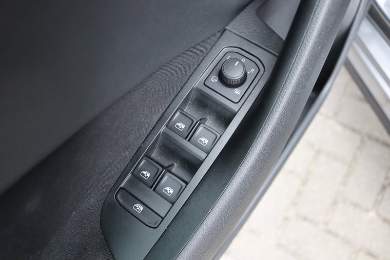 Vehicle Image 24