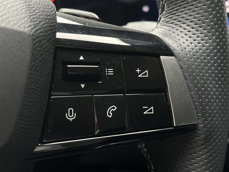 Vehicle Image 29