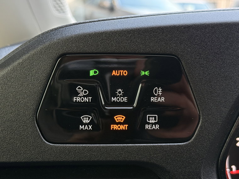 Vehicle Image 38
