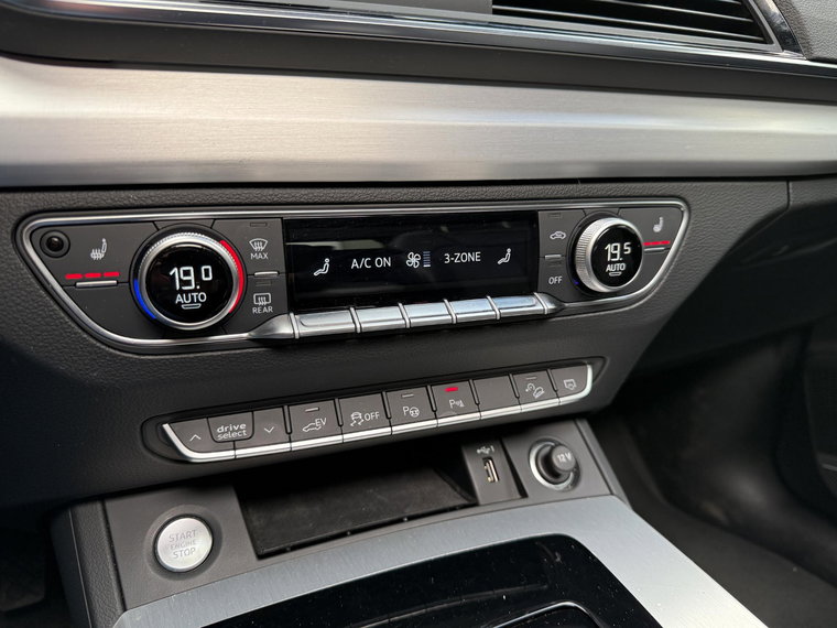 Vehicle Image 27