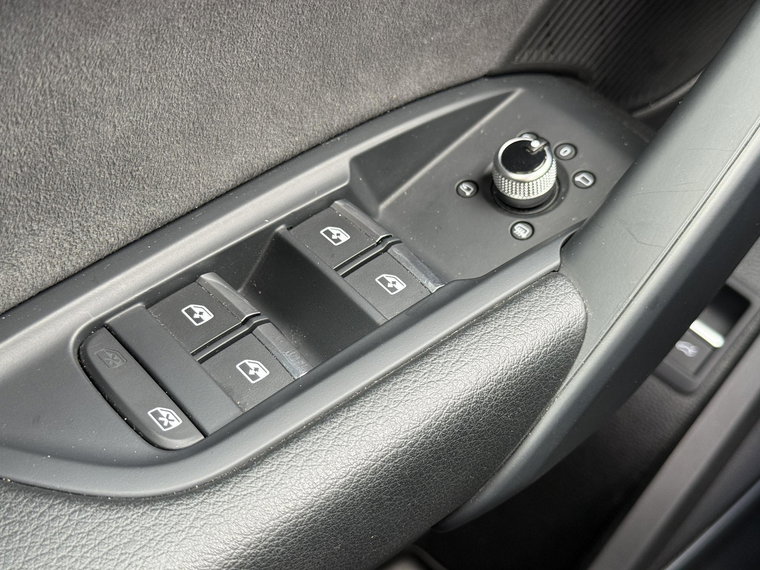 Vehicle Image 43