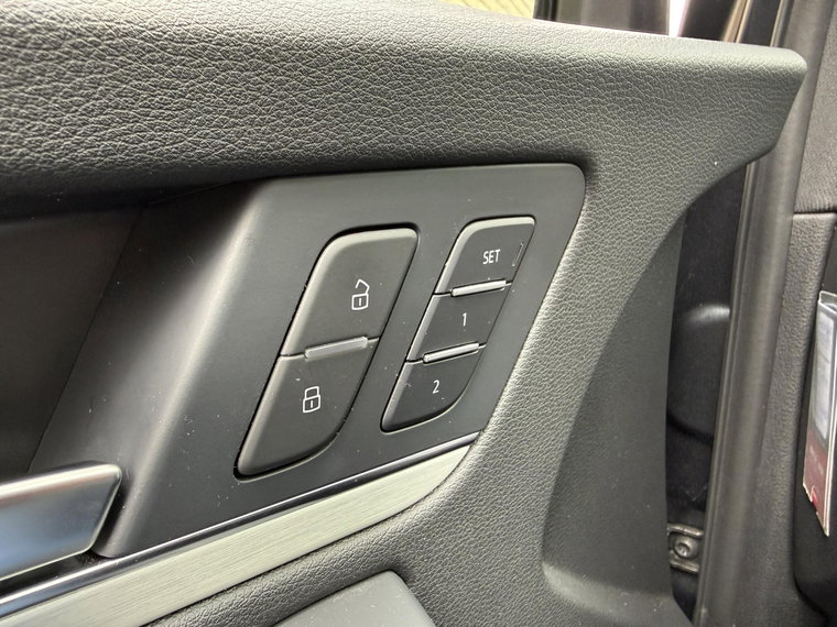 Vehicle Image 48