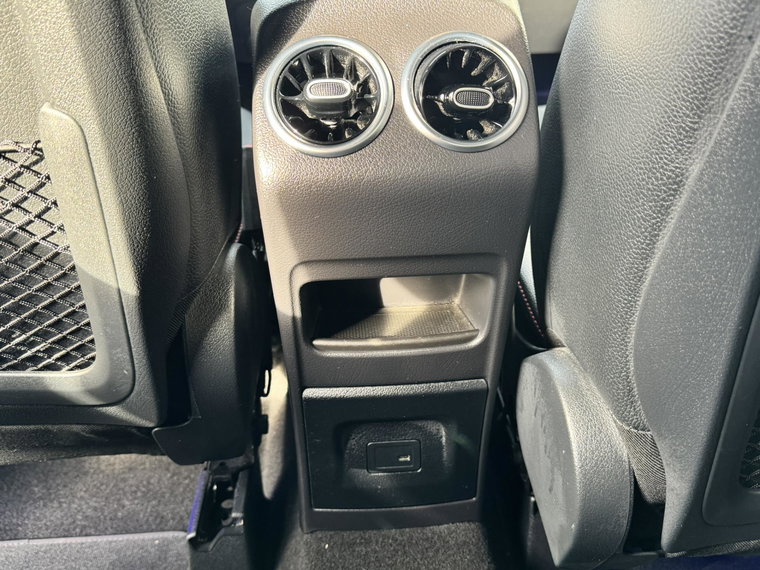 Vehicle Image 38