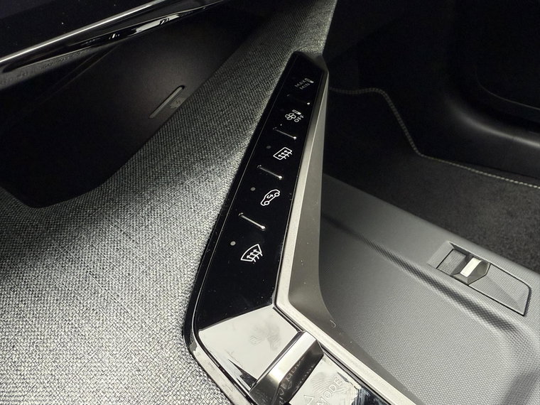 Vehicle Image 27