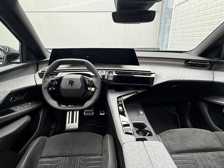 Vehicle Image 33