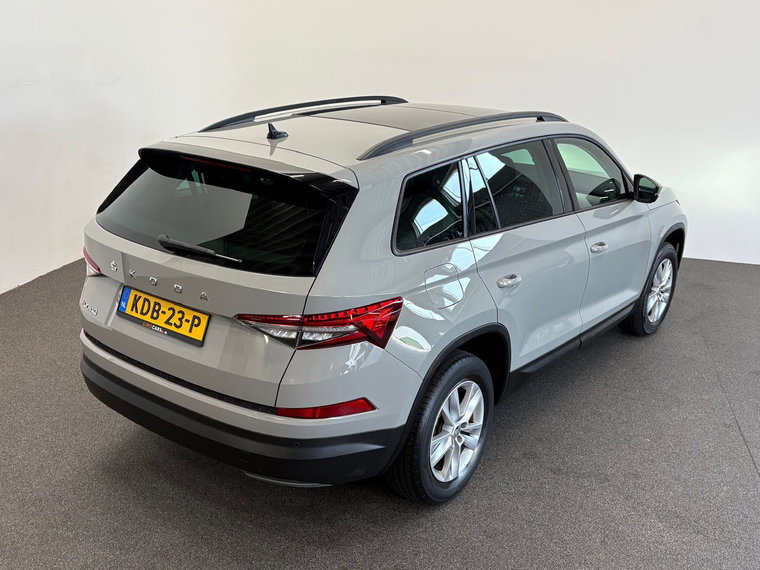 Vehicle Image 8