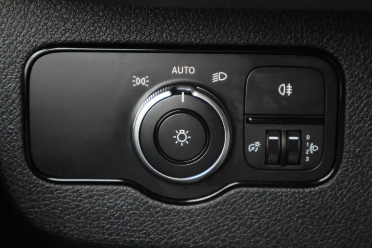 Vehicle Image 33