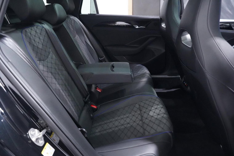 Vehicle Image 52