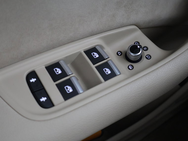 Vehicle Image 60