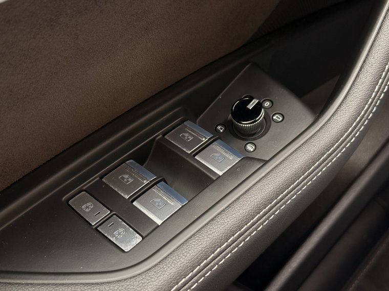Vehicle Image 39