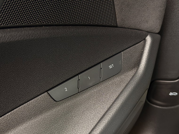 Vehicle Image 41