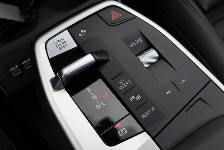 Vehicle Image 24