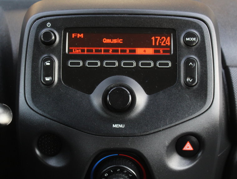 Vehicle Image 12