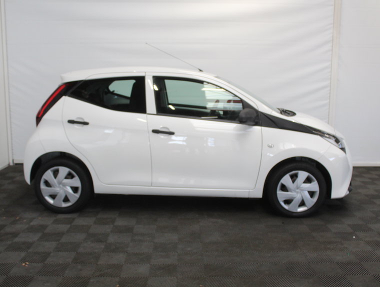 Vehicle Image 15