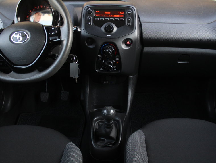 Vehicle Image 30