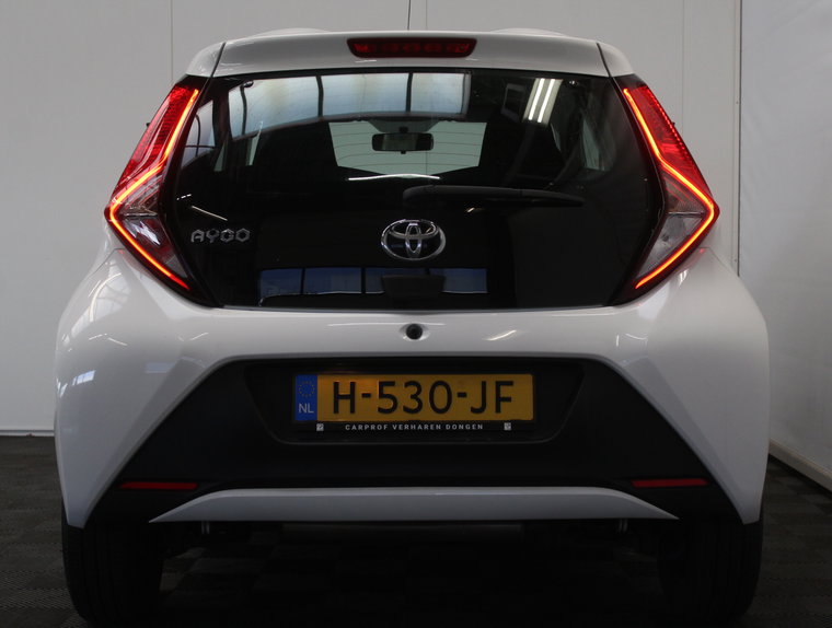 Vehicle Image 32