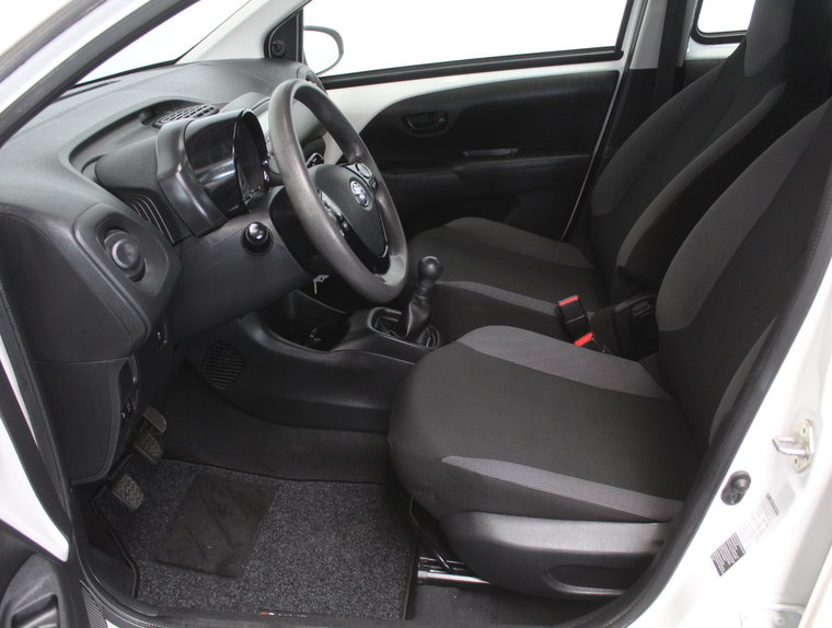 Vehicle Image 33