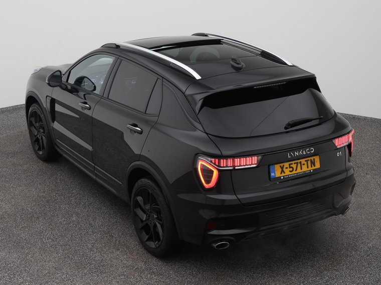 Vehicle Image 25