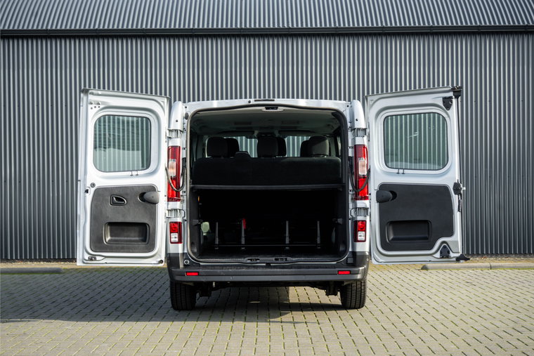Vehicle Image 9