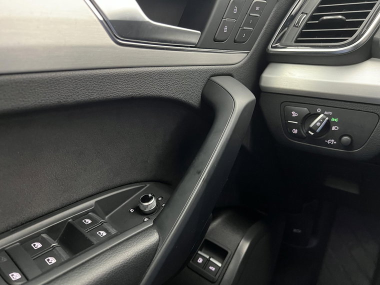 Vehicle Image 37