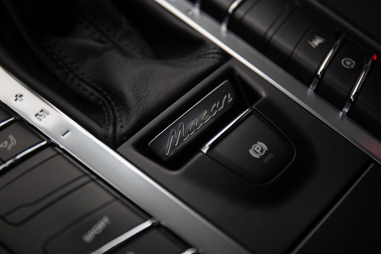 Vehicle Image 19