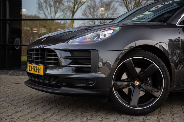 Vehicle Image 8
