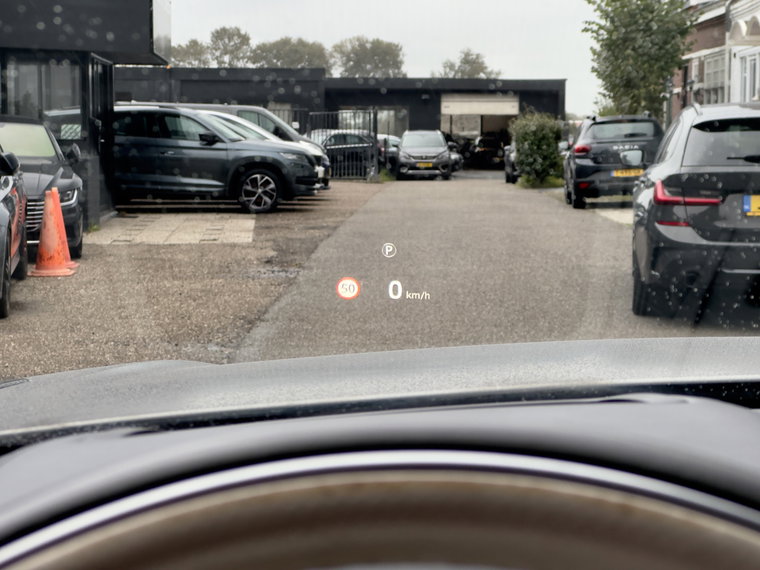 Vehicle Image 32