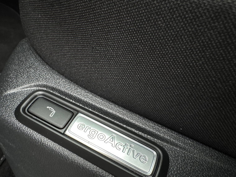 Vehicle Image 28