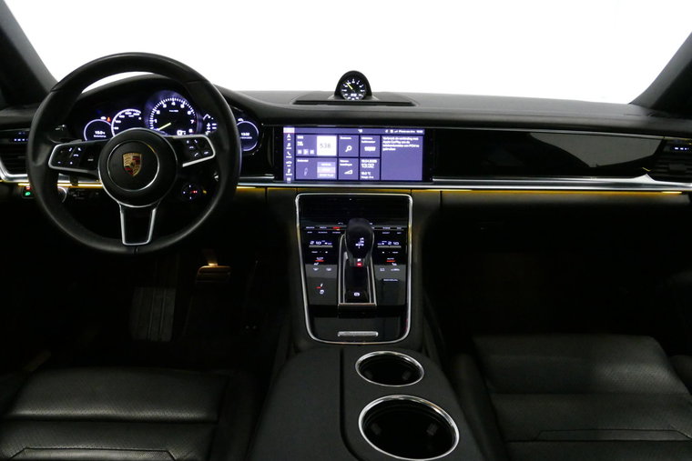Vehicle Image 25