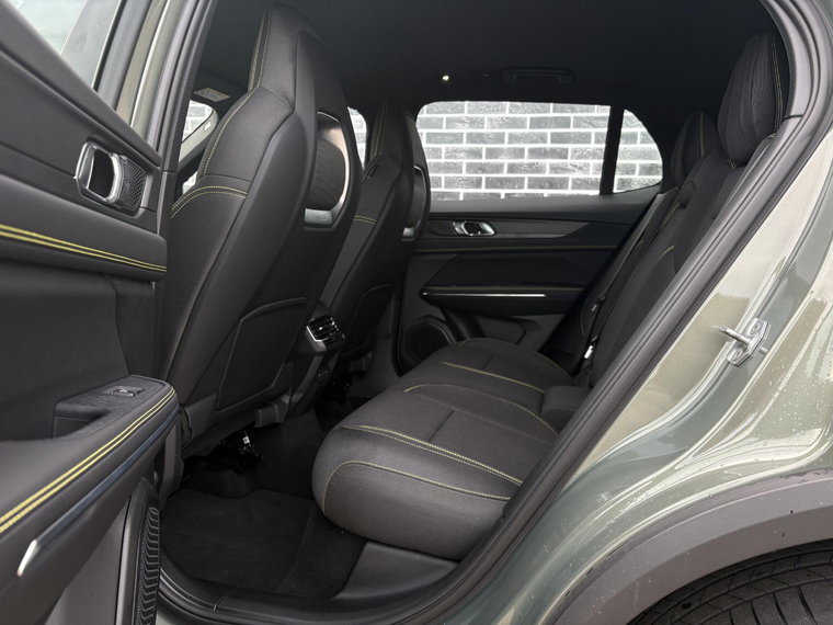 Vehicle Image 13