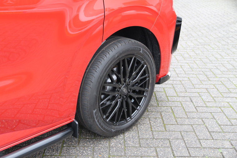 Vehicle Image 6