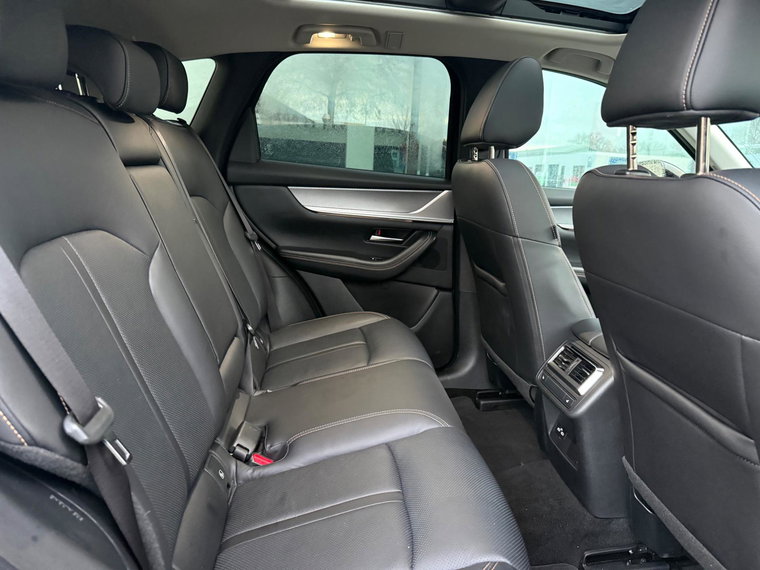 Vehicle Image 17