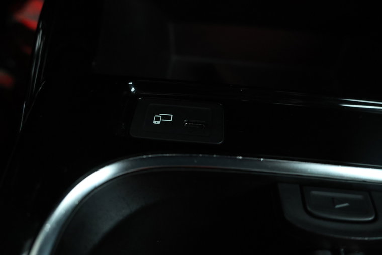 Vehicle Image 40