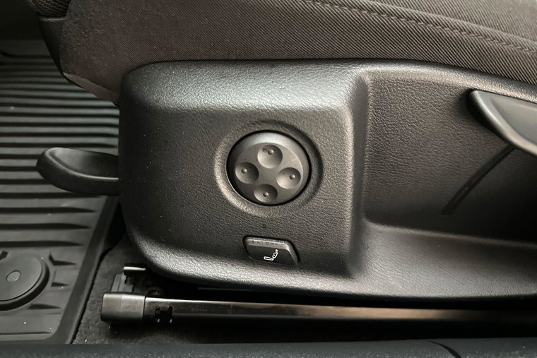 Vehicle Image 17
