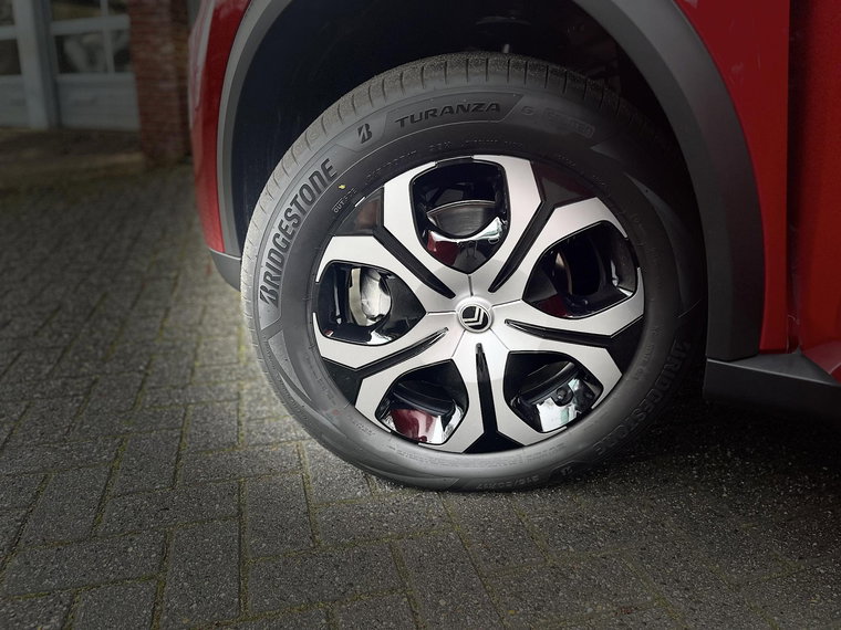 Vehicle Image 35