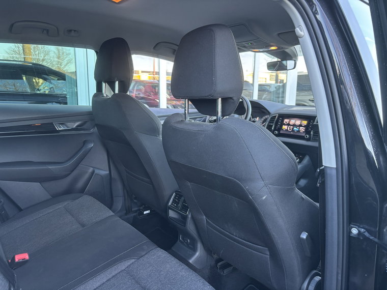 Vehicle Image 25