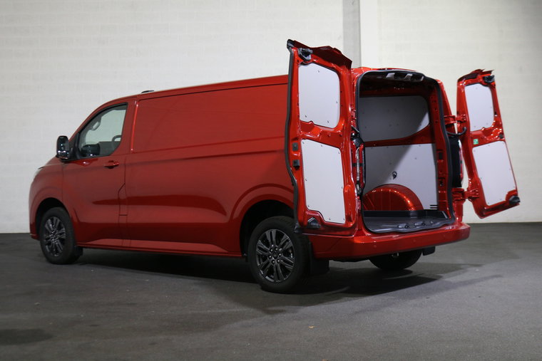 Vehicle Image 12