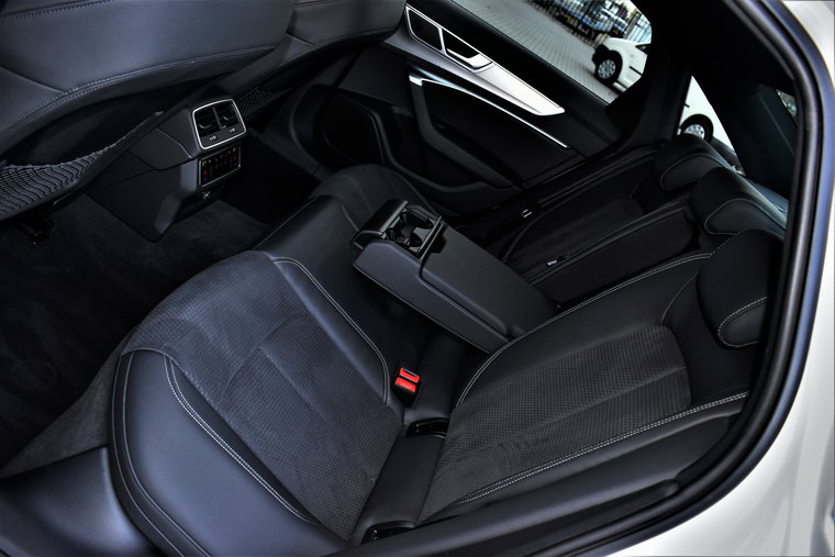 Vehicle Image 19
