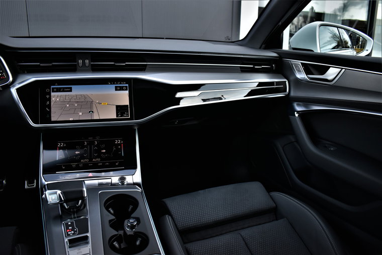Vehicle Image 23