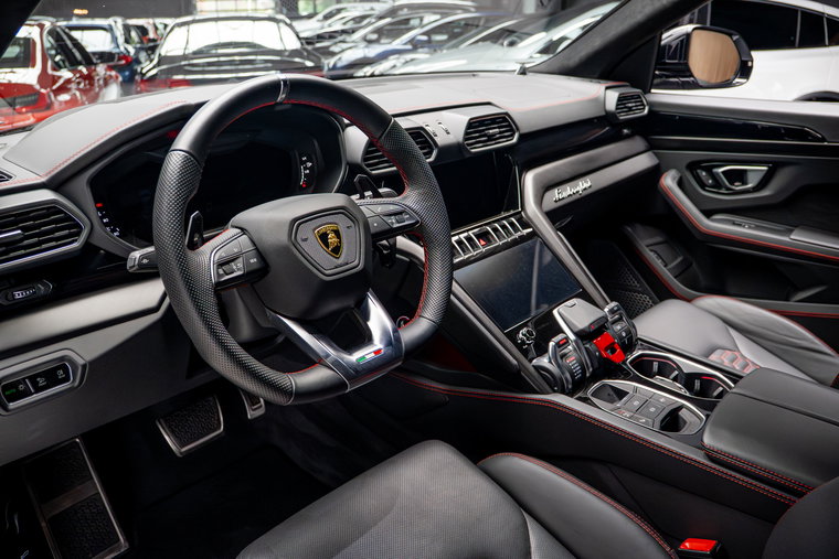 Vehicle Image 12
