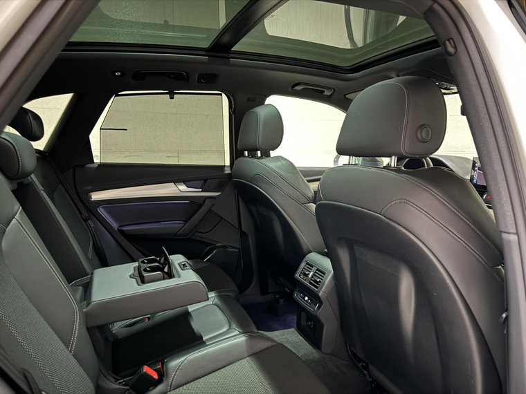 Vehicle Image 23