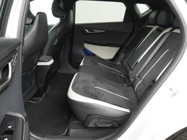 Vehicle Image 35