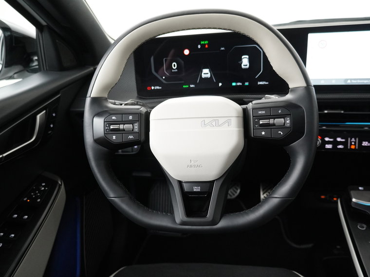 Vehicle Image 38