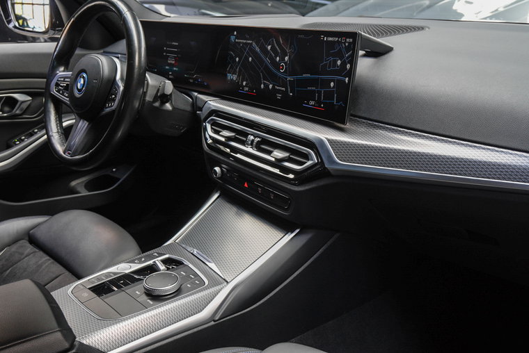 Vehicle Image 38