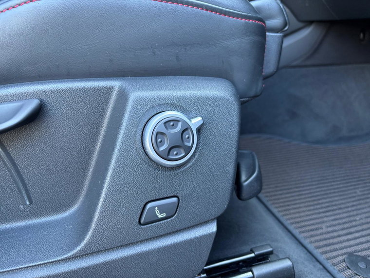 Vehicle Image 24