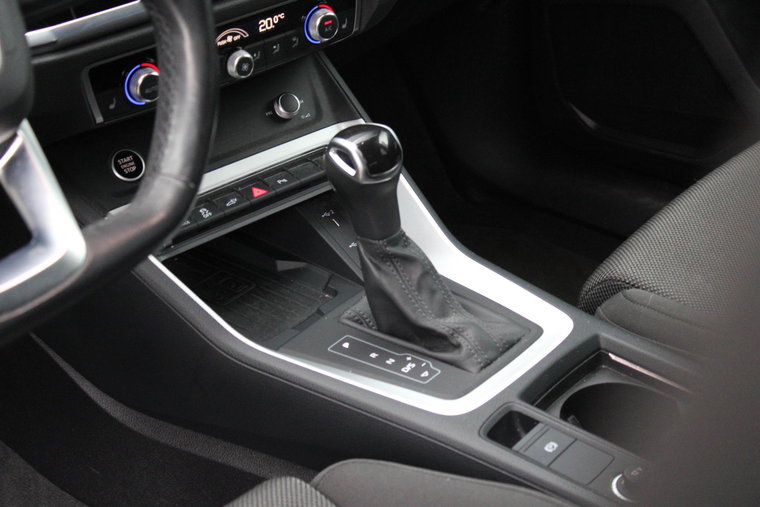 Vehicle Image 32