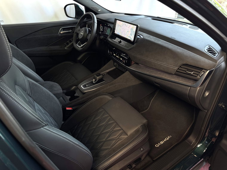 Vehicle Image 32