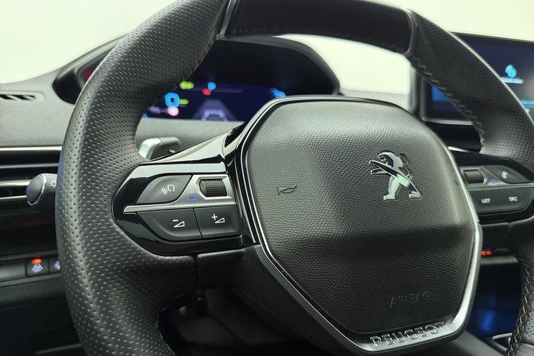 Vehicle Image 24