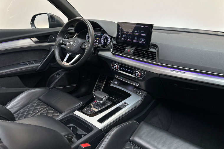 Vehicle Image 16