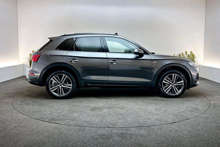 Vehicle Image 8